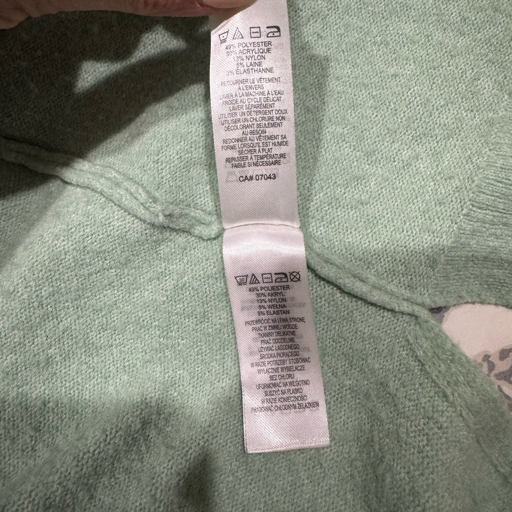 Tahari Light sage see Green Women's Cardigan size s/m. Feels like cashmere - Picture 9 of 12